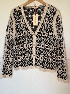 NWT Solitaire Black & Cream Cardigan Crochet Lace Floral Sweater Women’s Size Lg